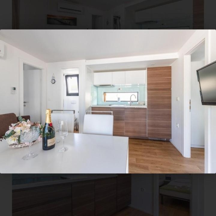 Tomica Apartments With Pool Biograd Na Moru Exteriér fotografie